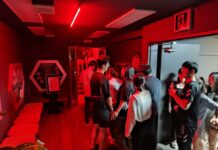 “추석 앞 미리 보름달에 소원 비세요”