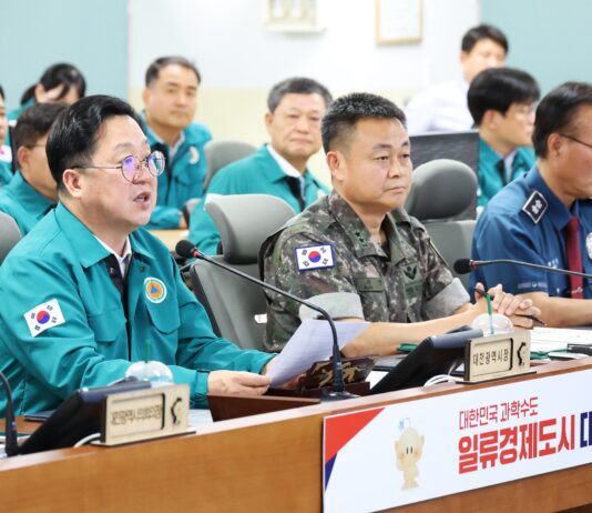 올여름 휴가 ‘2025 대전 0시 축제’로 시간여행 떠나자