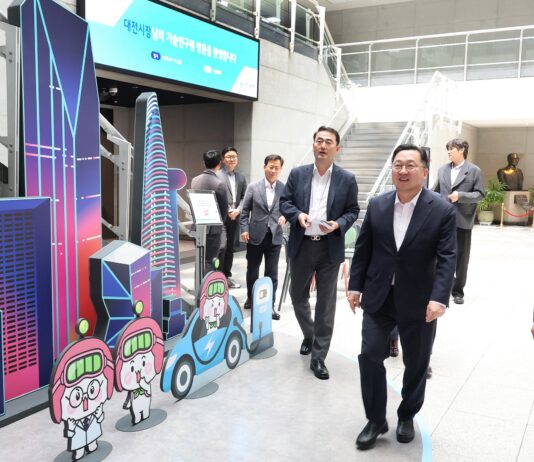 대전시, 국내 배터리 신기술 전진기지 ‘LG에너지솔루션 기술연구원’방문